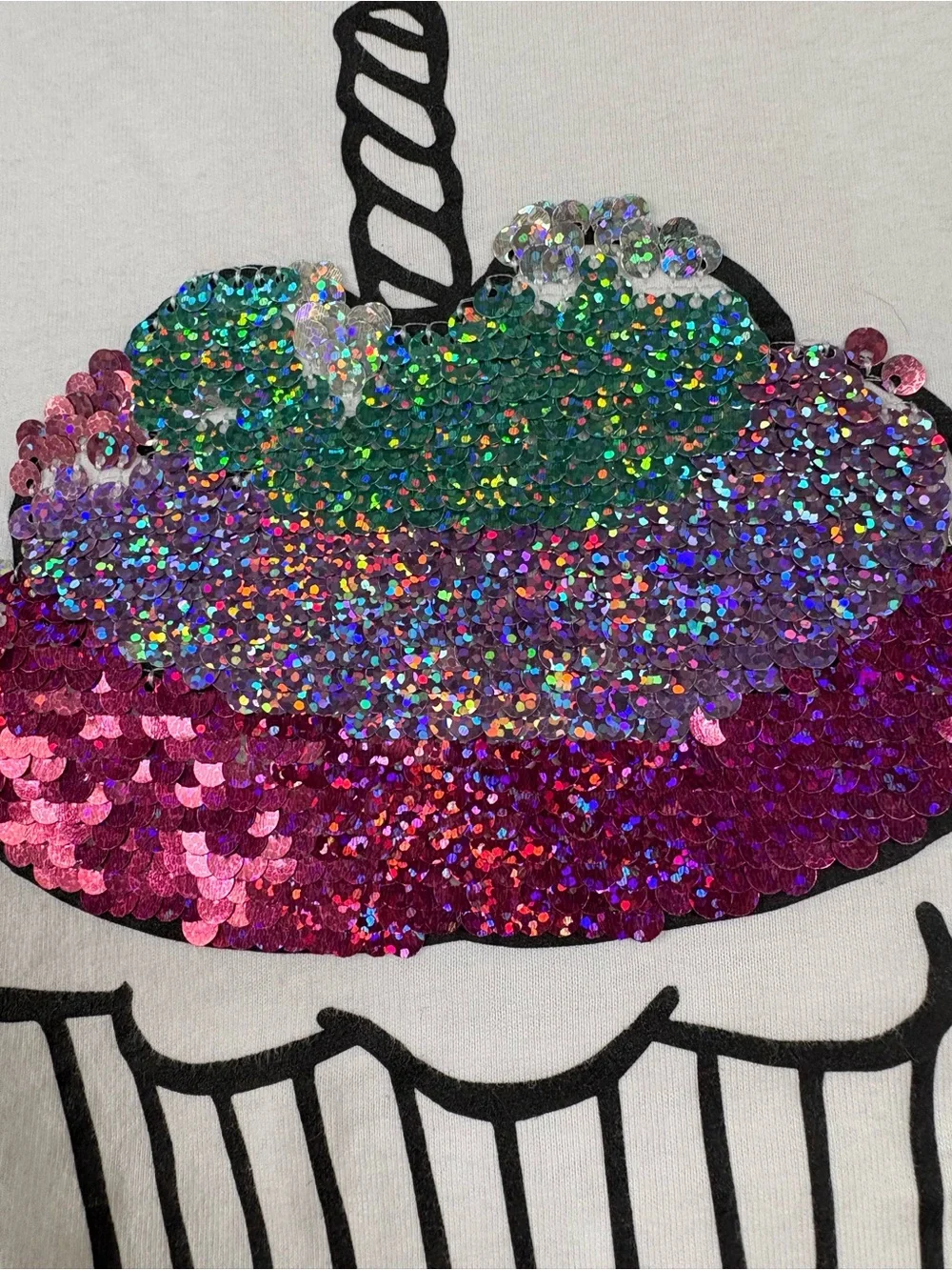 Oshkosh Happy birthday- Sequin Cupcake Graphic Tee - Multicolor - size‎ 7